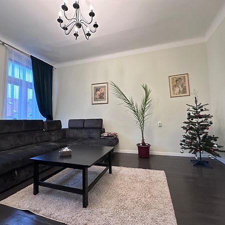 Classy Green Old Town Apartment Klaipėda Eksteriør billede