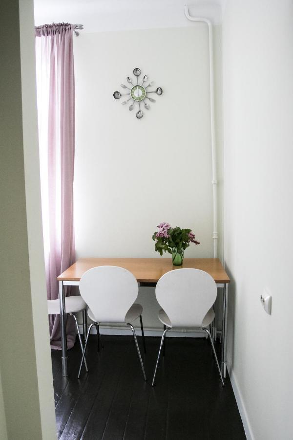 Classy Green Old Town Apartment Klaipėda Eksteriør billede